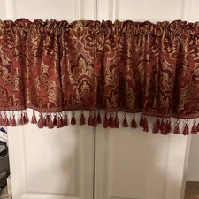 SET OF 2 CHRIS MADDEN BURGUNDY GOLD LINED WIDE VALANCE 16X78 PAIR TASSELS