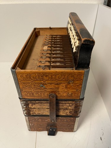 Vintage Hohner Button Accordion – No Grille – For Parts/Repair – Tunes Playing - Picture 13 of 13