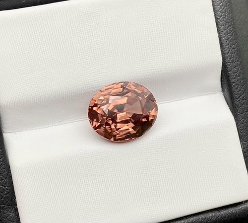 Zircon natural Loose Gemstone 6.07 ct., Oval cut, Sri-Lanka, Certificate GFCO - Picture 5 of 10