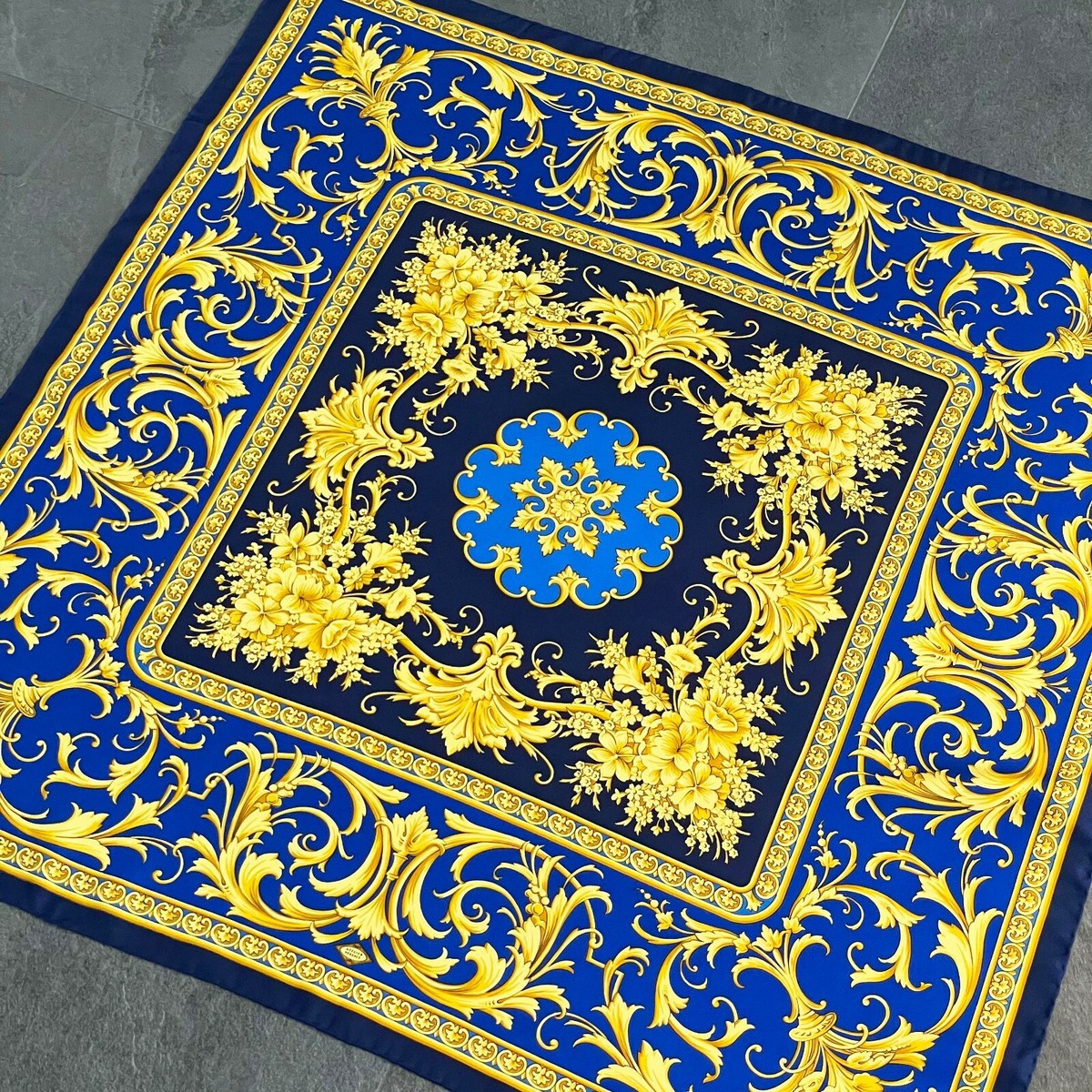 GIANNI VERSACE silk scarf Baroque print size 34