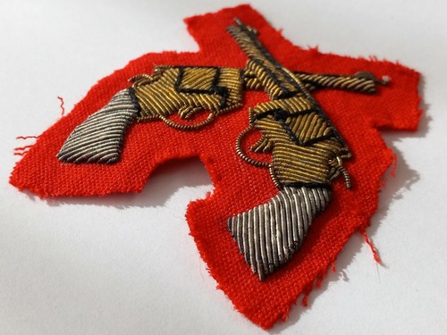 Vintage Crossed Pistols, Rifle Proficiency Badge RMC Rifle Pistol Club Patch - Picture 3 of 6