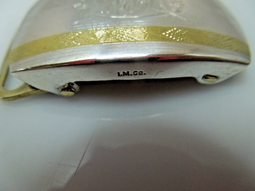 Hebilla de cinturón r200 LM Co. 1920 vintage de plata de ley y oro de 22 quilates grabada   - Imagen 2 de 6