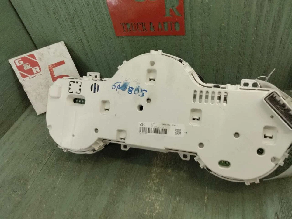 2007 ACURA RDX SPEEDOMETER GAUGE INSTRUMENT CLUSTER W TACH 78120STKA12 - Image 4 of 4