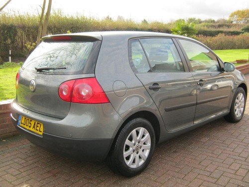 VOLKSWAGEN GOLF 1.6 FSI SE 5DR AUTO 2005 05 - Picture 3 of 12