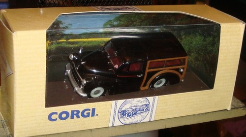 MORRIS MINOR TRAVELLER CAR - BLACK - 1:43 - CORGI CLASSIC - BOXED 96871 - Picture 4 of 5