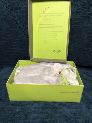 NEW in BOX Naya ‘Cara’ Suede Mary Jane Pump US Women's Size 8.5 M - Picture 4 of 10