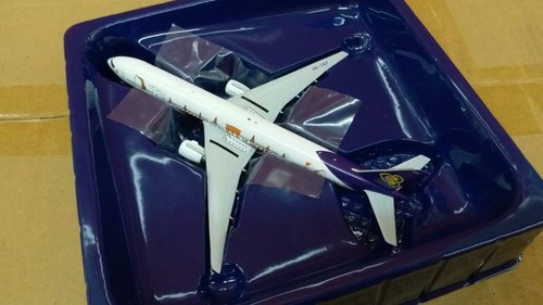 Gemini Jets 400 Thai B777-300 'Royal Barge' HS-TKF GJTHA1891 120 1:400 - 第 5/6 張圖片