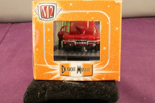 M2 Machines 1966 Chevrolet Corvette 427 - Picture 3 of 5