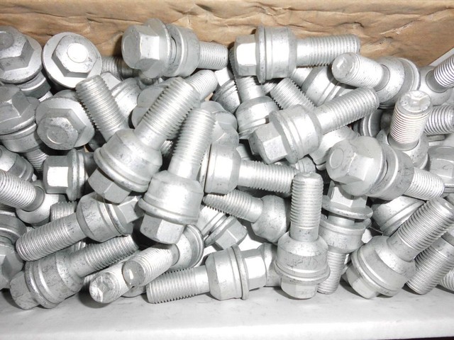 1 x Radschraube M14x1 5x30 Kugelbund R14 Beweglich SW17 Audi A8 Q3 Q5 SZ307BWR14 1 x Radschraube M14x1 5x30 Kugelbund R14 Beweglich SW17 Audi A8 Q3 Q5 SZ307BWR14