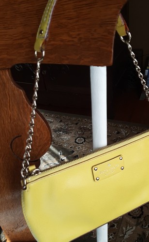 Bolso de mano de hombro Kate Spade Wellesley Byrd amarillo brillante con correa de cadena - Imagen 4 de 14