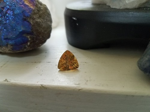  Give the gift of a  RARE Orange Yellow EMERALD !  Looks like a YELLOW DIAMOND - Picture 2 of 7