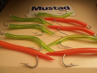 MUSTAD HOOKS 31022D--RED & GREEN TUBE-10/0-OPEN EYE-JIG-COUNT IS 9