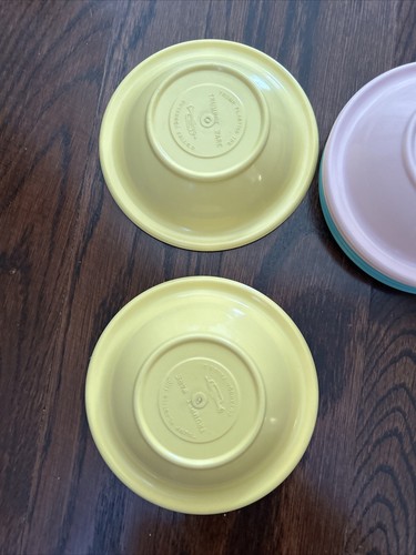 Vintage TRUMPET WARE Trump Plastics, INC. Blue Yellow Pink Bowls - Picture 7 of 8