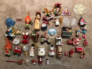 Lot-Of-Vintage-Cardboard-Felt-And-Wooden-Christmas-Ornaments