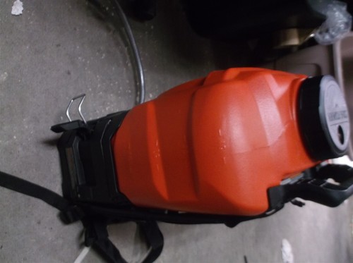 CRAFTSMAN 20V 4 Gallon Backpack Multi-Purpose Sprayer Bare Tool Missing Cap nut - Picture 8 of 8