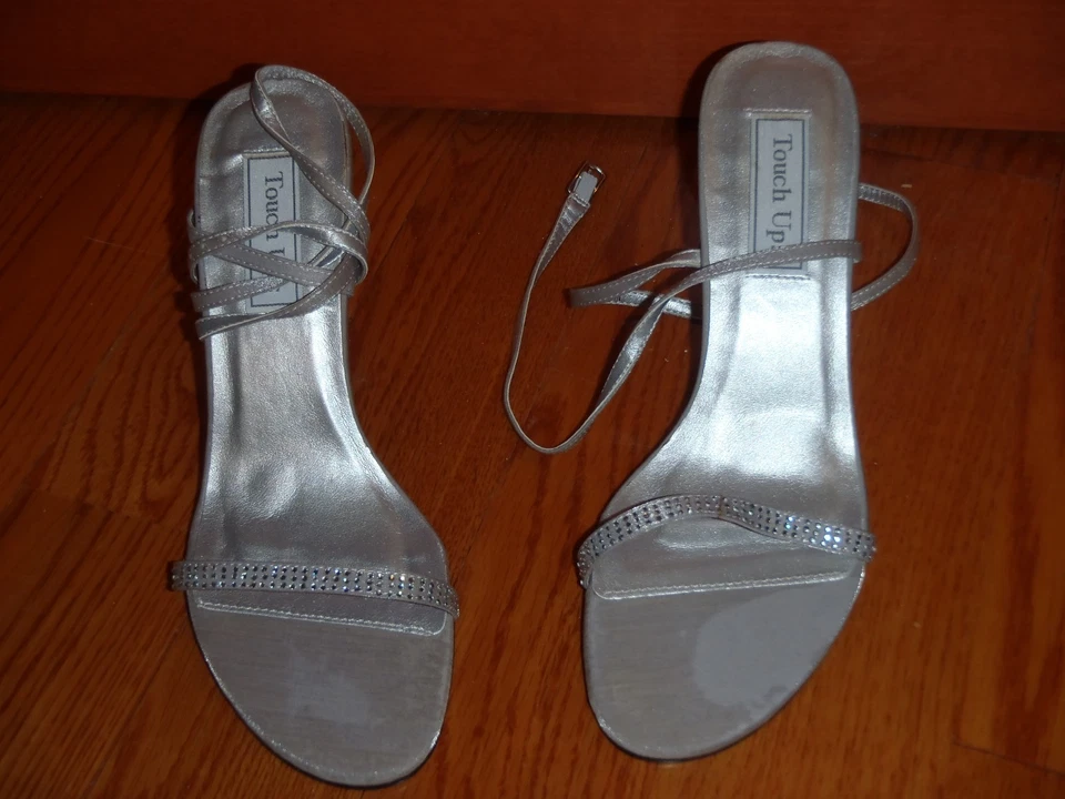 Sapatos formais de casamento Touch Ups Cher prata cintilante biqueira aberta ~ tamanho 8 novo na caixa - Imagem 3 de 4