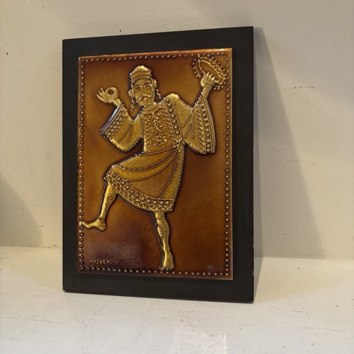 Hadar Avid Israeli Art Man Playing Tambourine Enamel on Wood Plaque 7.75”x 5.75” - Picture 3 of 13