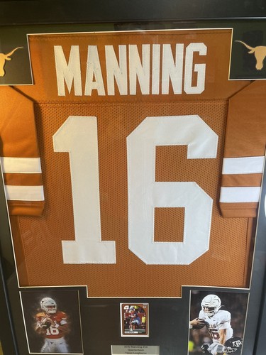 ARCH MANNING FRAMED LONGHORNS JERSEY W CARD TEXAS LQQK - Picture 4 of 4