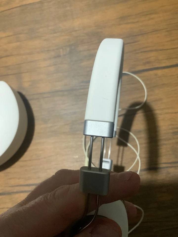 Bowers & Wilkins P3 Wired Hi-Fi Headphones - white/ silver Working B&W - Image 4 of 4