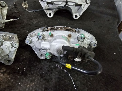 2014-2023 INFINITI Q50 SET OF AKEBONO BRAKE CALIPERS - Foto 9 di 12