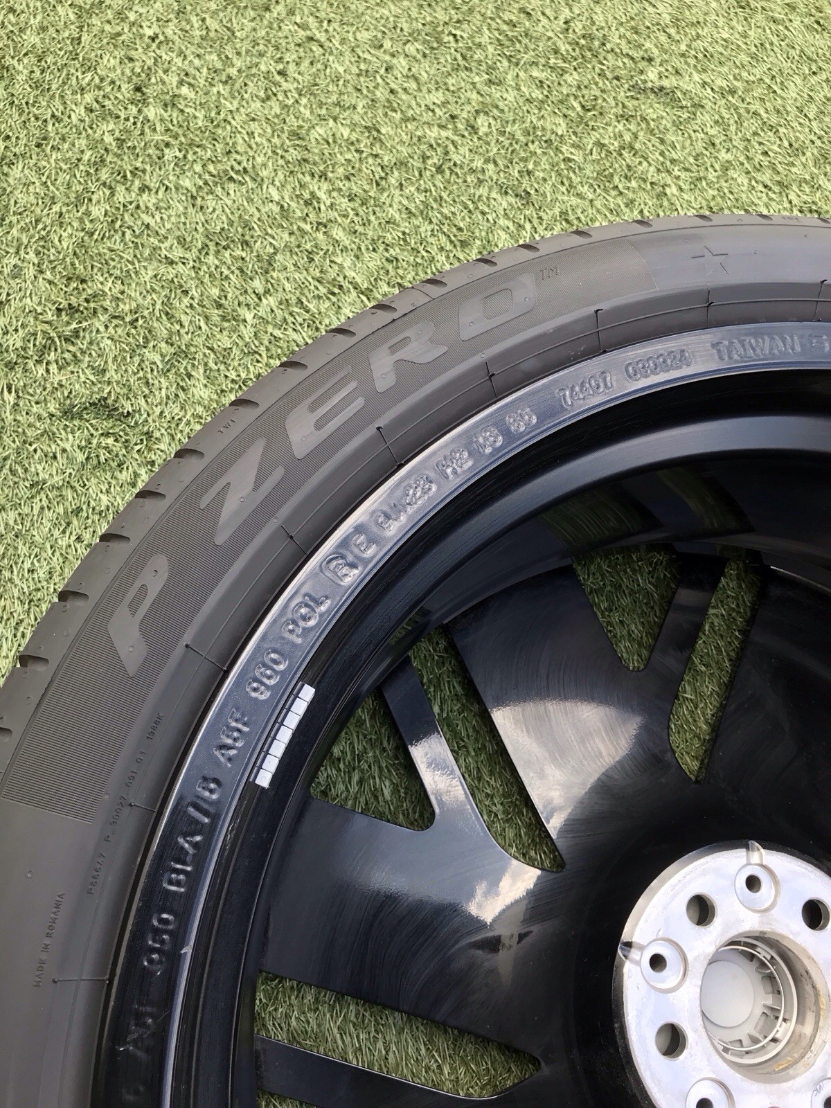 23 ROLLS ROYCE RIMS TIRES NEW TAKE OFFS CULLINAN 2025 STOCK FACTORY WHEELS
