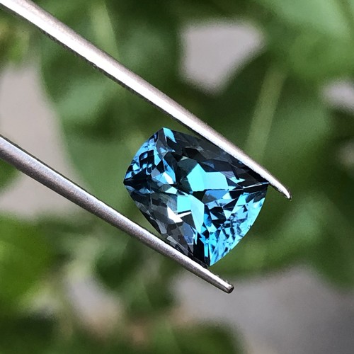 Natural 9.7 mm Londres Topacio Azul, 3.86 quilates Londres Topacio Azul Escudo para Anillo - Imagen 8 de 9