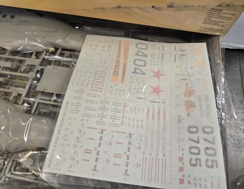 UNUSED TRUMPETER Mil Mi-24V Hind-E HELICOPTER MODEL KIT 05103 LARGE COOL - Picture 2 of 8