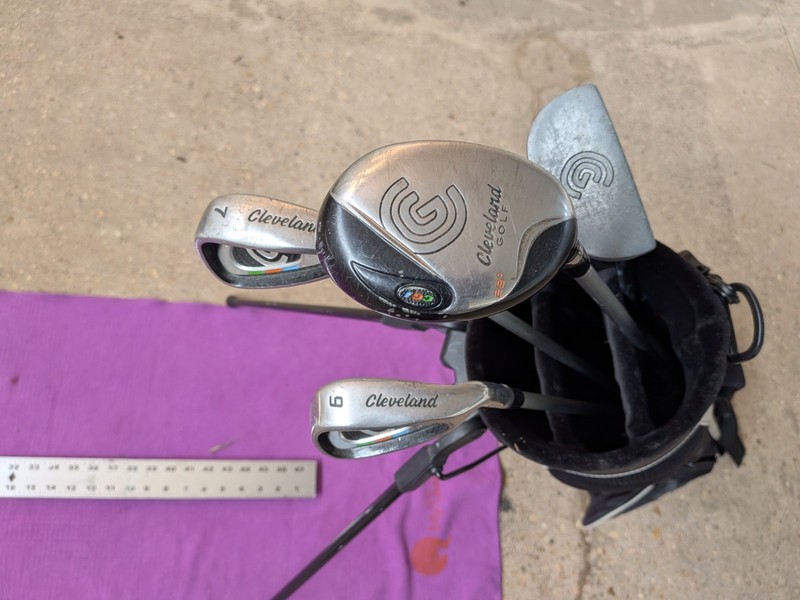 Cleveland Junior Set: Hybrid 25° & Irons, putter  with Ping driver NO BAG