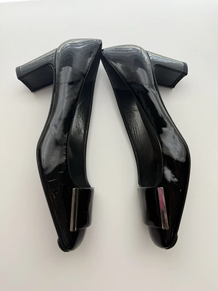 Zapatos de vestir Stuart Weitzman charol negro ~ hebilla plateada talla 9 1/2 Foto 3 de 4