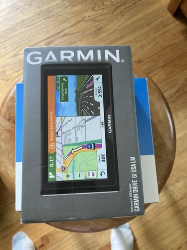 Garmin Drive 61 EE. UU. LM 6" GPS Navegador Pantalla Táctil - Probado con Paquete de Cargador - Imagen 14 de 14