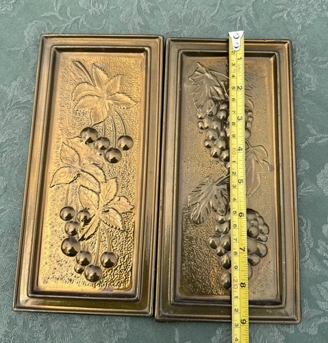 (2) Colgantes de pared de frutas en relieve de chapa metálica de colección Elpec hechos en Inglaterra 9x4,5” - Imagen 2 de 10