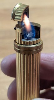 Briquet HERMES Paris Format Lipstic Rouge À Lèvres Fabriqué En Suisse Vintage