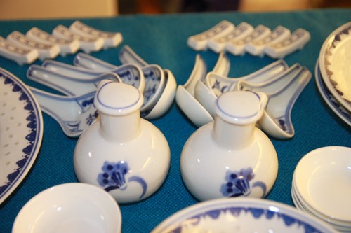 Chinesisches Porzellan Blau & Weiß Reiskorn Geschirr, 68 Teile mit Fischmuster - Bild 6 von 11