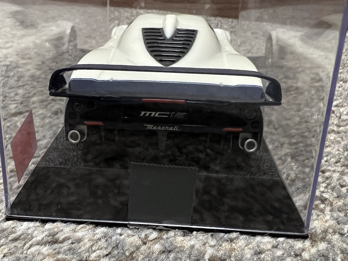 C2784- SLOT CAR Maserati Mc12 #1 Racing Box Scalextric 1/32 EUR 53,90 - FR