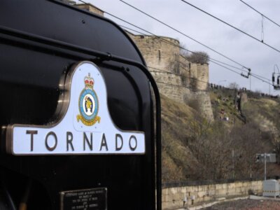 Foto 6x4 Tornado und Menschenmassen Edinburgh Eine Menge Zuschauer hat sich versammelt c2009