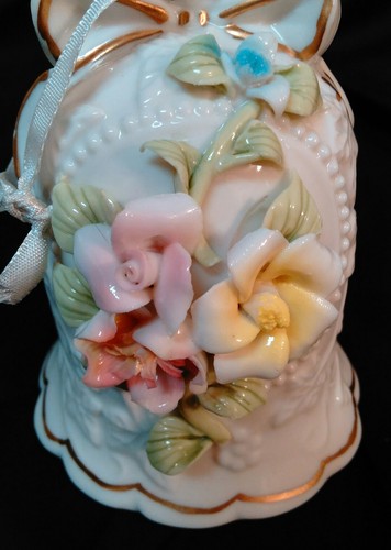 Vintage White Porcelain Bell 3D Pastel Flowers Gold Trim Embossed Leaves 4.5" - Picture 4 of 4
