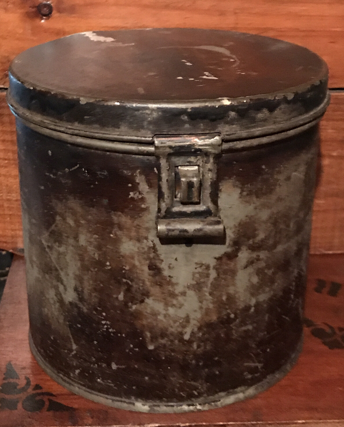 Antique Vintage Primitive Kreamer Hinged Lid Hasp Lock Japanned