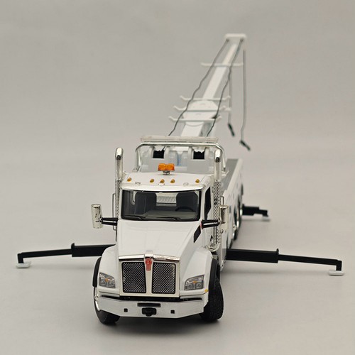 FIRST 1/50 Kenworth T880 with Century Model 1060 Rotator Wrecker 50-3467 Diecast - Picture 9 of 10