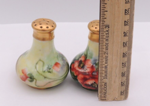Salero y pimentero de porcelana Baviera pintado a mano rojo floral dorado superior firmado - Imagen 10 de 11