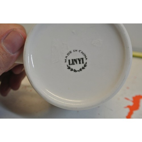 Mug Huges Aircraft Coffee Cup - Picture 3 of 4