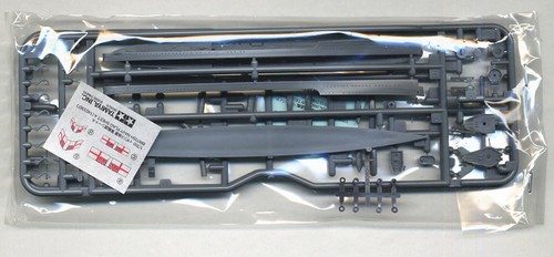 Tamiya 31910 1/700 Model Kit Royal Australian Navy Destroyer HMAS Vampire(D68) - Picture 3 of 3