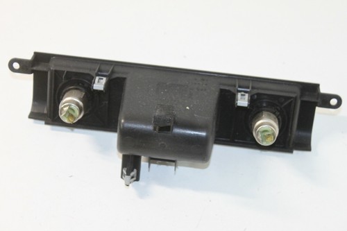#9107 Land Rover Discovery 2008 RHD Double Lighter Socket Panel FB0500630 - Picture 2 of 4