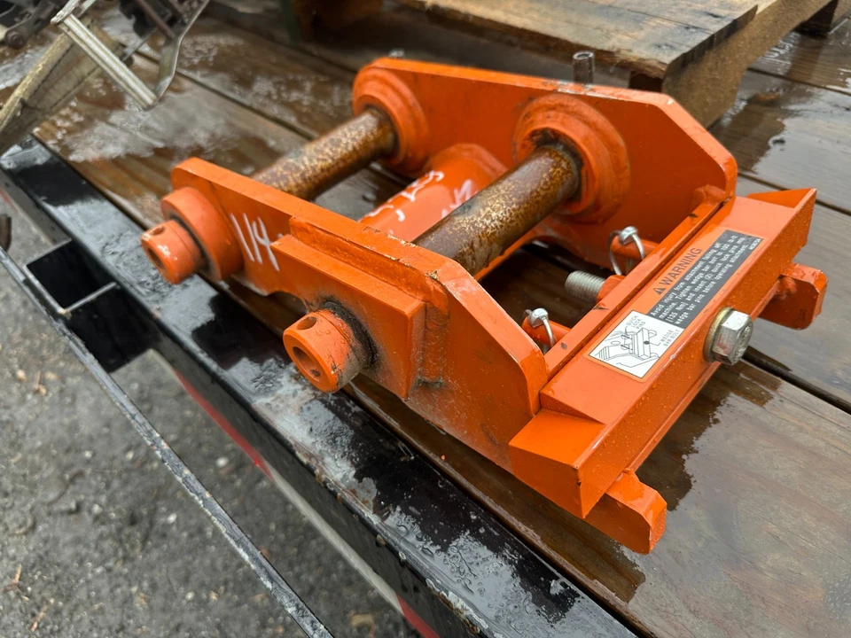 Acoplador manual John Deere / Hitachi 35d 35g 35u 30g Foto 2 de 4