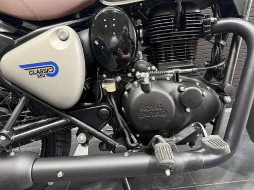 Royal Enfield Classic 350 Pre-Reg - Picture 9 of 19