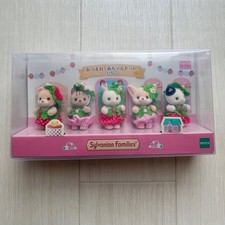 Sylvanian Families Come Together Baby Set Strawberry