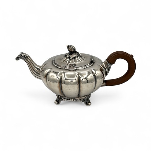 Oneida Silver Plate Old English Melon Teapot Community - Picture 1 of 13