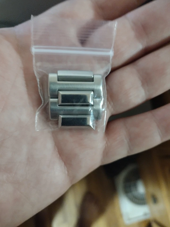 Roberto Cavalli Tomahawk Mens Chronograph Watch, White Rose Gold, Silver Steel - Image 4 of 4