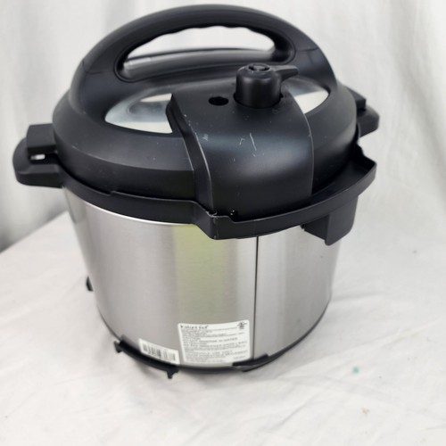 Instapot Duo 60 V3 6 Quart Multi-use pressure cooker 7-in-1 Serves up to 6 - Picture 11 of 19
