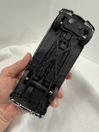 Welly Black 1953 Cadillac El Dorado Convertible, 22414,1/24 Scale & Chevy 3100 - Picture 15 of 18