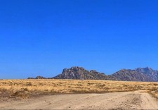 SUN VALLEY 1.25 AC, LANDSCAPE LITTERED WITH GEMS, FOSSILS, PETRIFIED WOOD